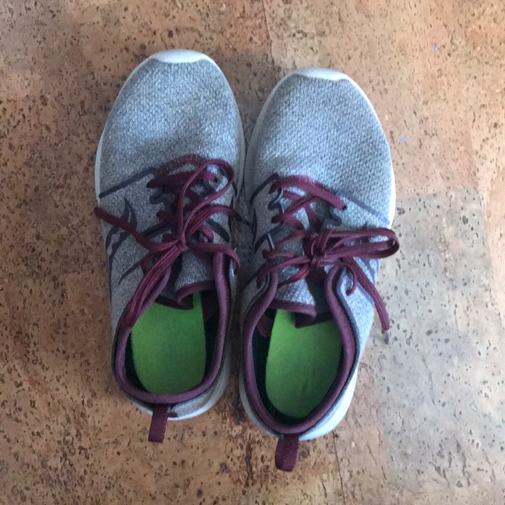 Saucony tenni shoes